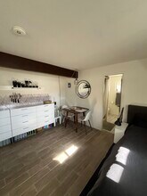 2304 Pacific Dr in Corona Del Mar, CA - Building Photo - Building Photo