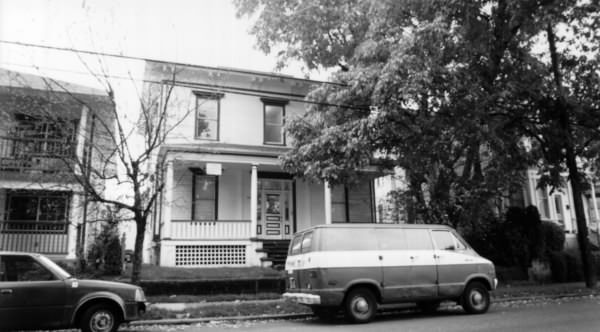 1825 SE 12th Ave in Portland, OR - Foto de edificio - Building Photo