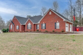 522 River Chase in Hoschton, GA - Building Photo - Building Photo