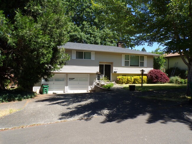 14075 SW 22nd St in Beaverton, OR - Building Photo - Building Photo