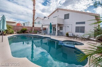 3049 Emerald Creek Dr in Las Vegas, NV - Building Photo - Building Photo