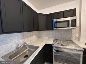 2823 W Girard Ave in Philadelphia, PA - Building Photo