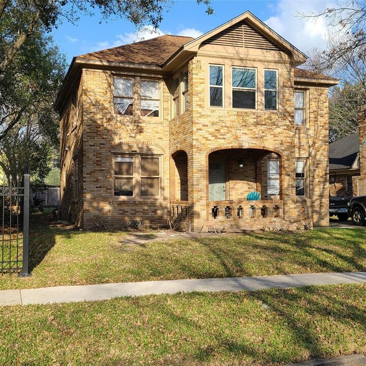 1407 Godwin St in Houston, TX - Building Photo