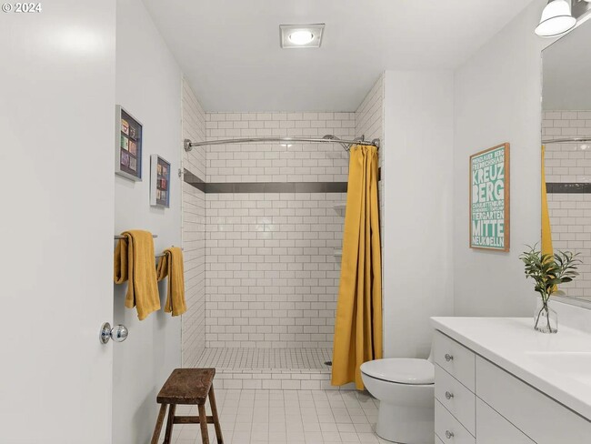 618 NW 12th Ave in Portland, OR - Building Photo - Building Photo