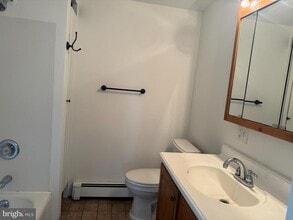 242 E Broad St in Trumbauersville, PA - Building Photo - Building Photo