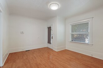 2025 12th St in Sacramento, CA - Building Photo - Building Photo