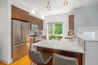 1003 S 17th St in Philadelphia, PA - Building Photo - Building Photo