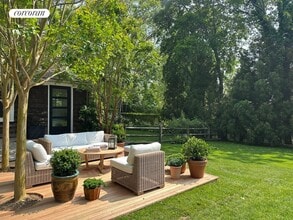 19 Harrison St in Sag Harbor, NY - Foto de edificio - Building Photo
