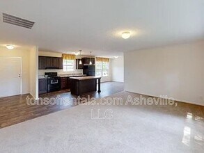 4 Dadoo Dr in Asheville, NC - Building Photo - Building Photo