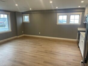 410 Humphrey St-Unit -3 in Swampscott, MA - Building Photo - Building Photo
