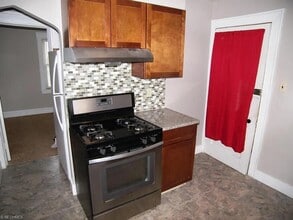 1681 Sunview Rd in Lyndhurst, OH - Building Photo - Building Photo