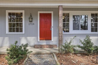 1726 Hillview Dr in Jackson, MS - Building Photo - Building Photo