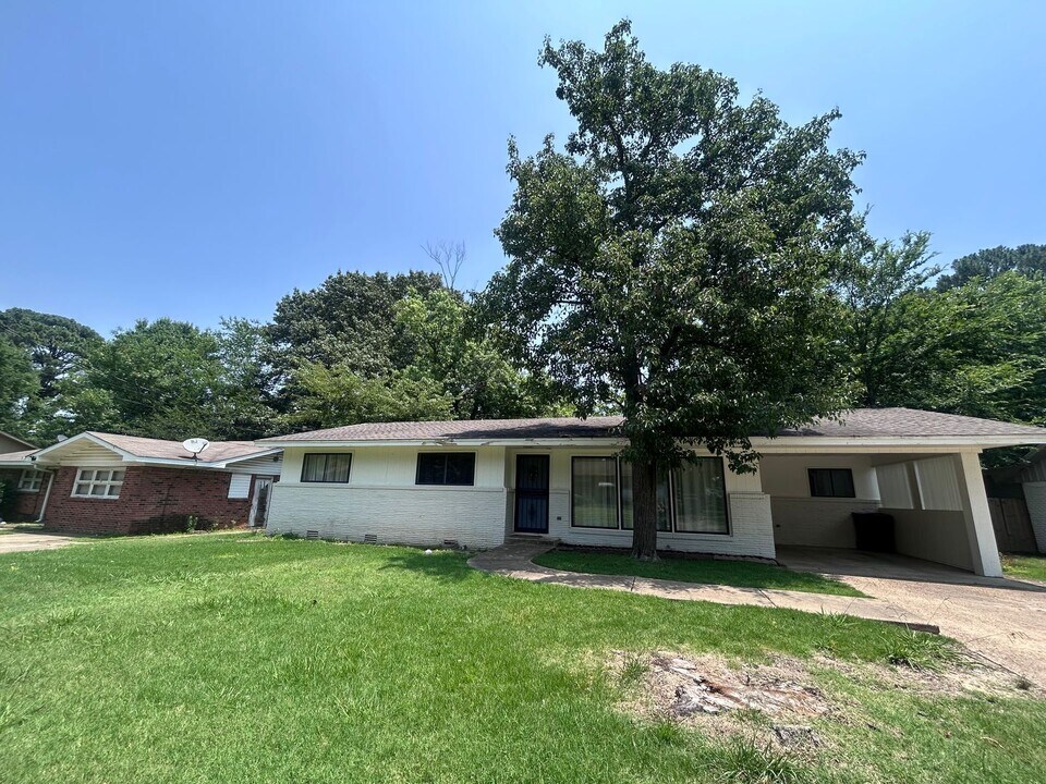 1200 Hester St in Jonesboro, AR - Building Photo