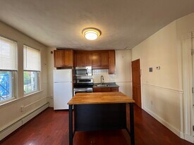 4 Bedford St, Unit 3B in Somerville, MA - Building Photo