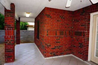 8991 Snow Falls Dr in Laredo, TX - Building Photo - Building Photo