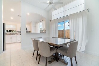 1840 Capeside Cir in Wellington, FL - Building Photo - Building Photo