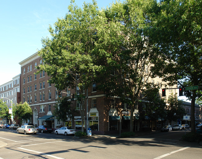 Olympian Apartments in Olympia, WA - Building Photo - Building Photo