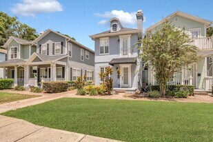 11 N Forest Ave in Orlando, FL - Building Photo