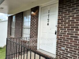 1722 6th Pl Cir NW in Center Point, AL - Building Photo