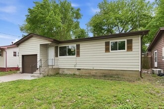 2744 N Pierce Ave in Springfield, MO - Building Photo - Building Photo