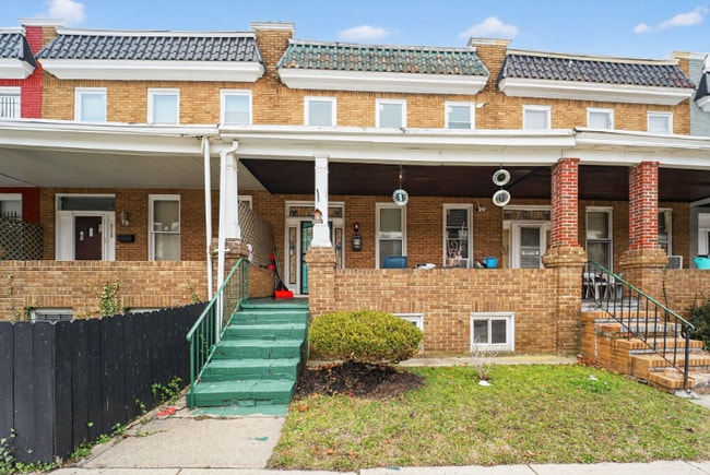 property at 3127 Lawnview Ave