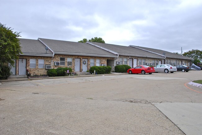 Park Springs Lofts in Arlington, TX - Building Photo - Building Photo