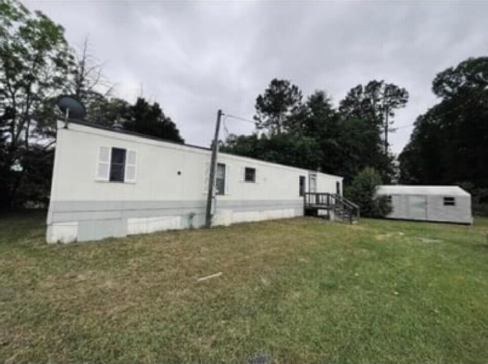 472 Whatley Farm Rd in Helena, GA - Building Photo