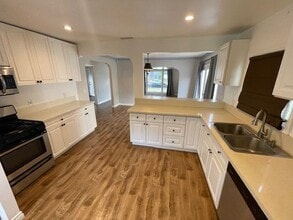 1407 S Ross in Santa Ana, CA - Building Photo - Building Photo