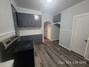 160 Waverly St in Yonkers, NY - Building Photo - Building Photo