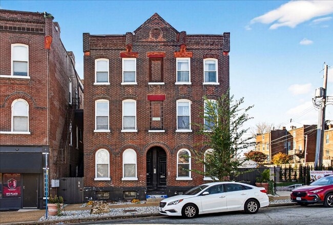 906 Barton St in St. Louis, MO - Building Photo - Building Photo