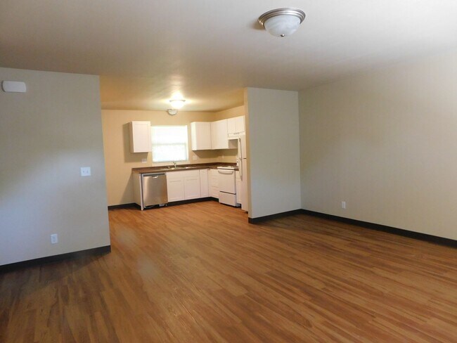 1114 A St, Unit 1118 in Springfield, OR - Building Photo - Building Photo