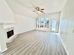 13320 Vista Glen Ln in Euless, TX - Building Photo - Building Photo