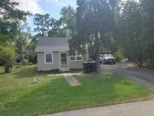 property at 805 W Friendly Ave