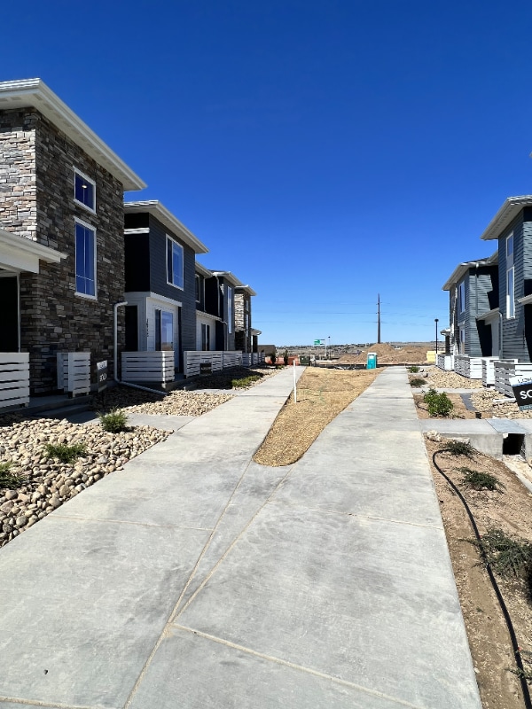 16355 Askins Lp in Parker, CO - Foto de edificio - Building Photo