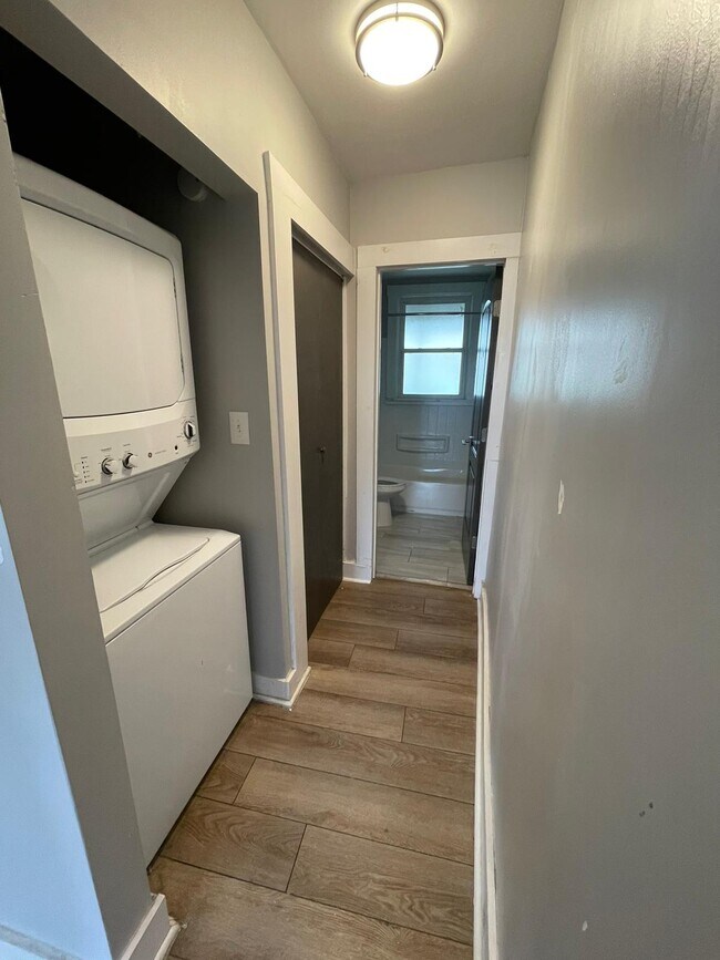 1706 Realty Ave, Unit 1 in Pittsburgh, PA - Building Photo - Building Photo