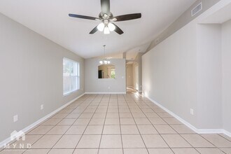 18012 Birdwater Dr in Tampa, FL - Foto de edificio - Building Photo