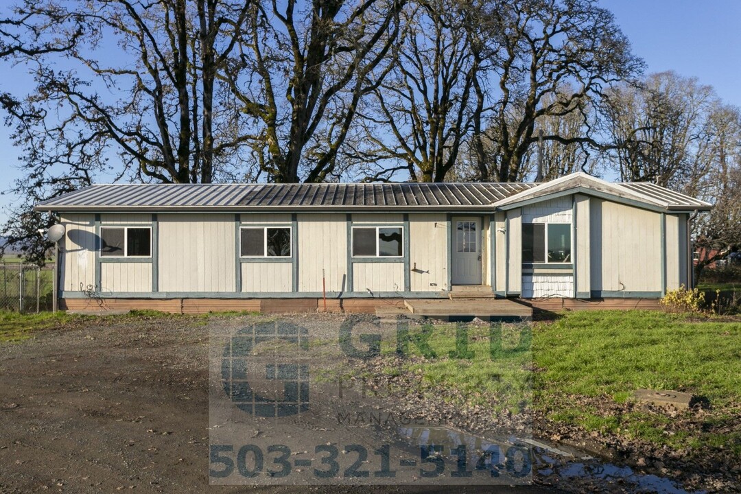 13215 Ballston Rd in Amity, OR - Building Photo