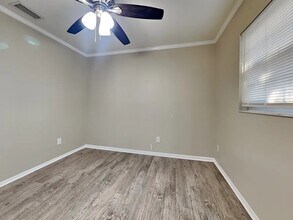 109 Valley Cir in Brandon, FL - Foto de edificio - Building Photo