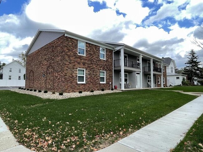 property at 331 W Washington St