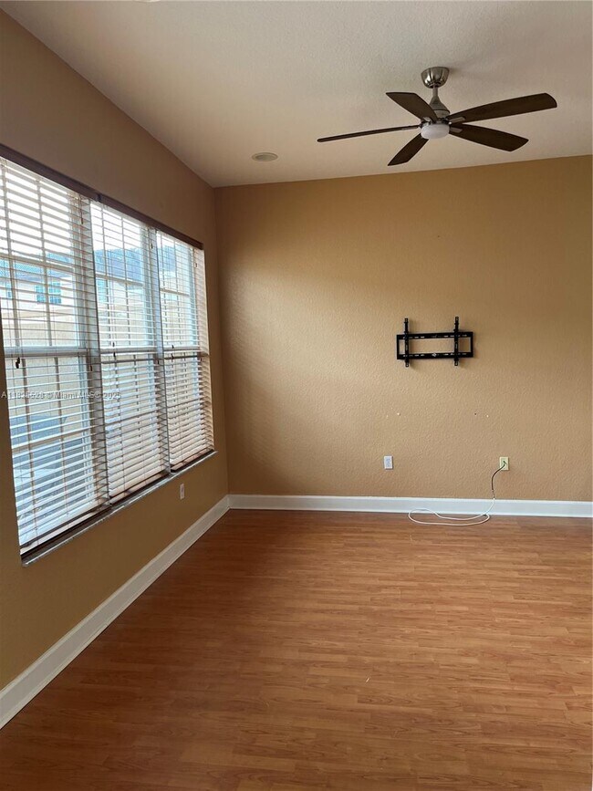 14626 SW 5th St in Pembroke Pines, FL - Building Photo - Building Photo