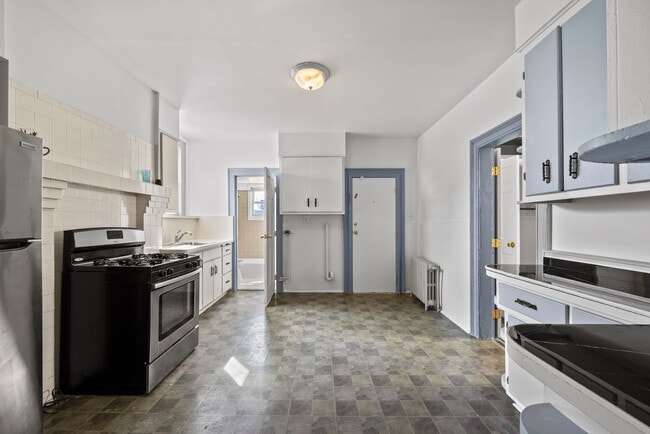 39 Jay St, Unit 3 in Newark, NJ - Building Photo - Building Photo