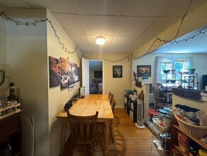 1017 Broadway in South Portland, ME - Building Photo - Building Photo