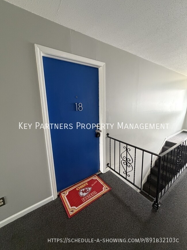 property at 8833 Glenwood Ct