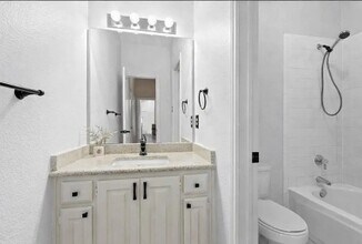 1020 Vestal Ln in Carrollton, TX - Building Photo - Building Photo