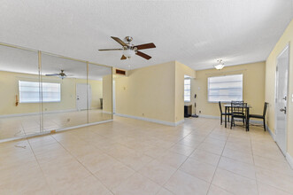 463 Flanders I in Delray Beach, FL - Building Photo - Building Photo