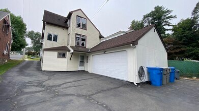 112 S St Ext in Bristol, CT - Building Photo - Building Photo