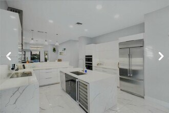 3801 NW 97th Ave in Hollywood, FL - Building Photo - Building Photo