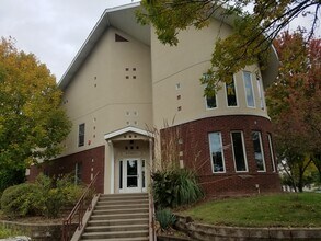 220 River Street in Iowa City, IA - Building Photo - Building Photo