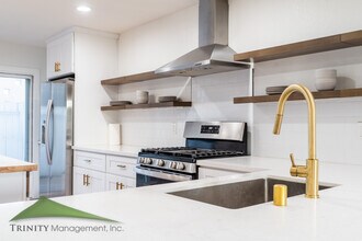 2479 Caminito Ocean Cove in Encinitas, CA - Building Photo - Building Photo