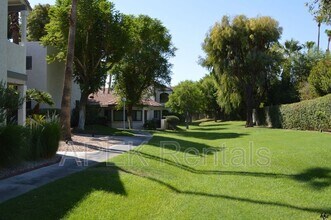 1925 N Vía Miraleste in Palm Springs, CA - Building Photo - Building Photo
